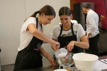 gallery/dolci/corso_base_in_4_lezioni/lezione-1/2024-09-28/Otto_in_cucina_-_Pasticceria_Base_-_Lezione_1_-_2024-09-28-002.JPG